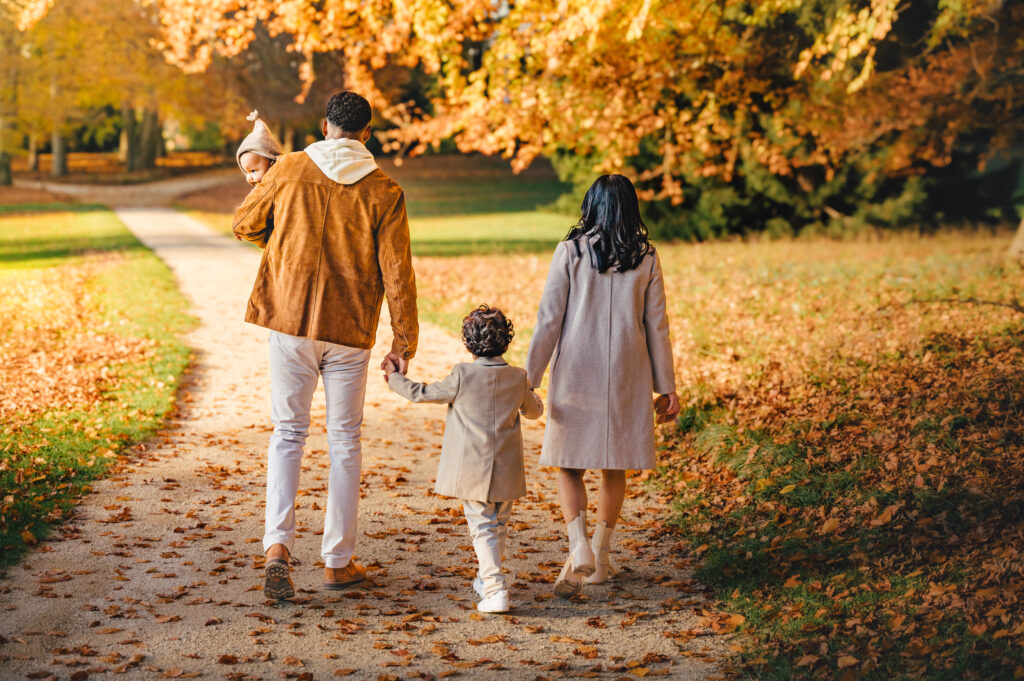 Familie im Herbst